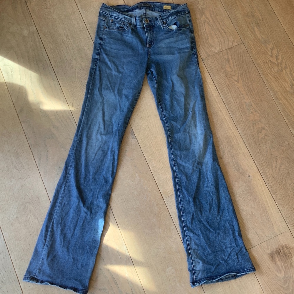 Cute low waisted flare jeans
